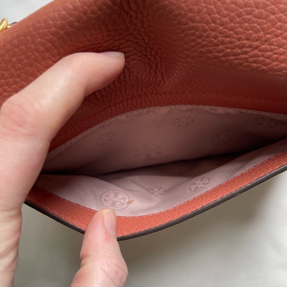 Tory Burch Britten Adjustable Shoulder Leather Purse - Picture 6 of 16